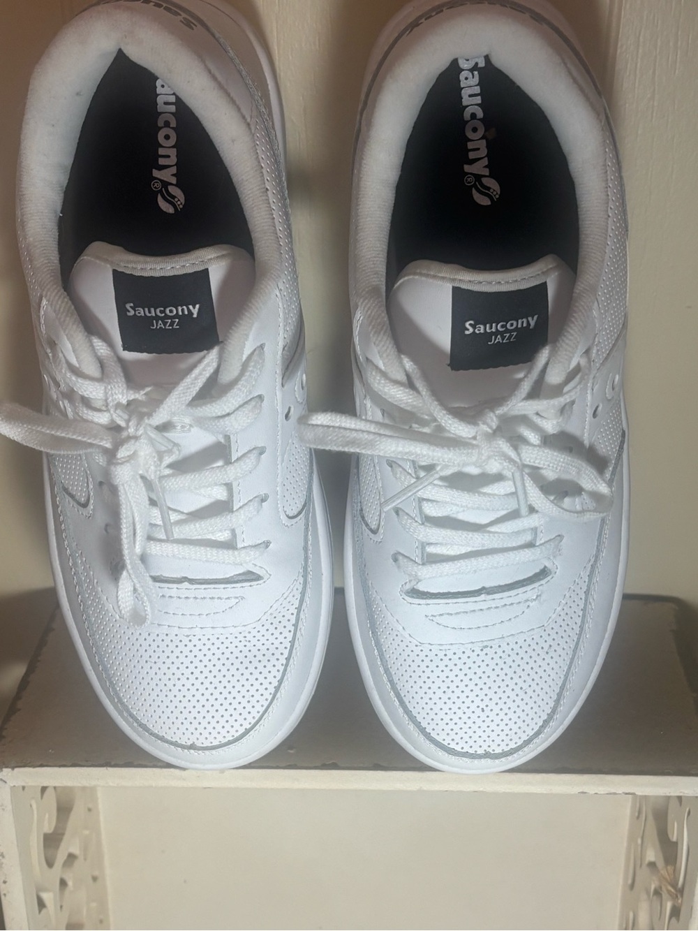 Saucony White Leather Jazz Sneakers